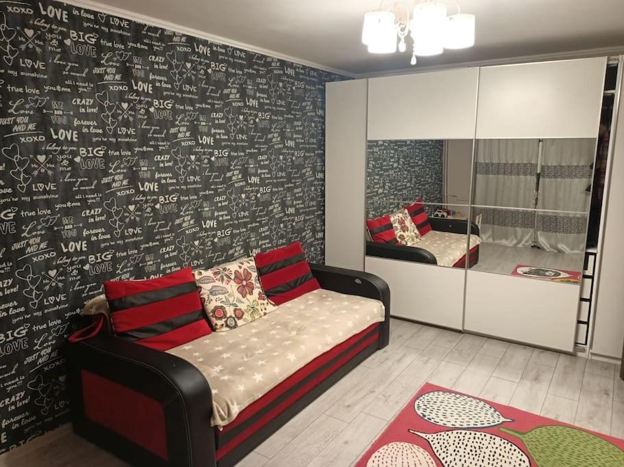 Private Room Near 3 Min Metrou Crangasi, 40 M2 Bukarest Exteriör bild